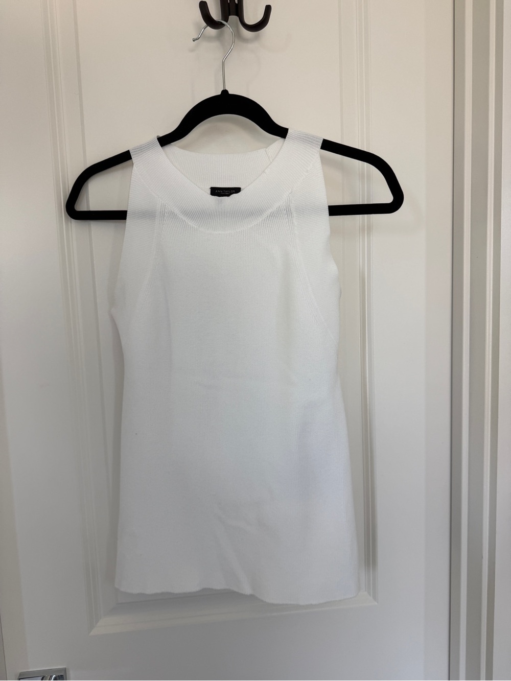 Ann Taylor White Ribbed Crewneck Tank